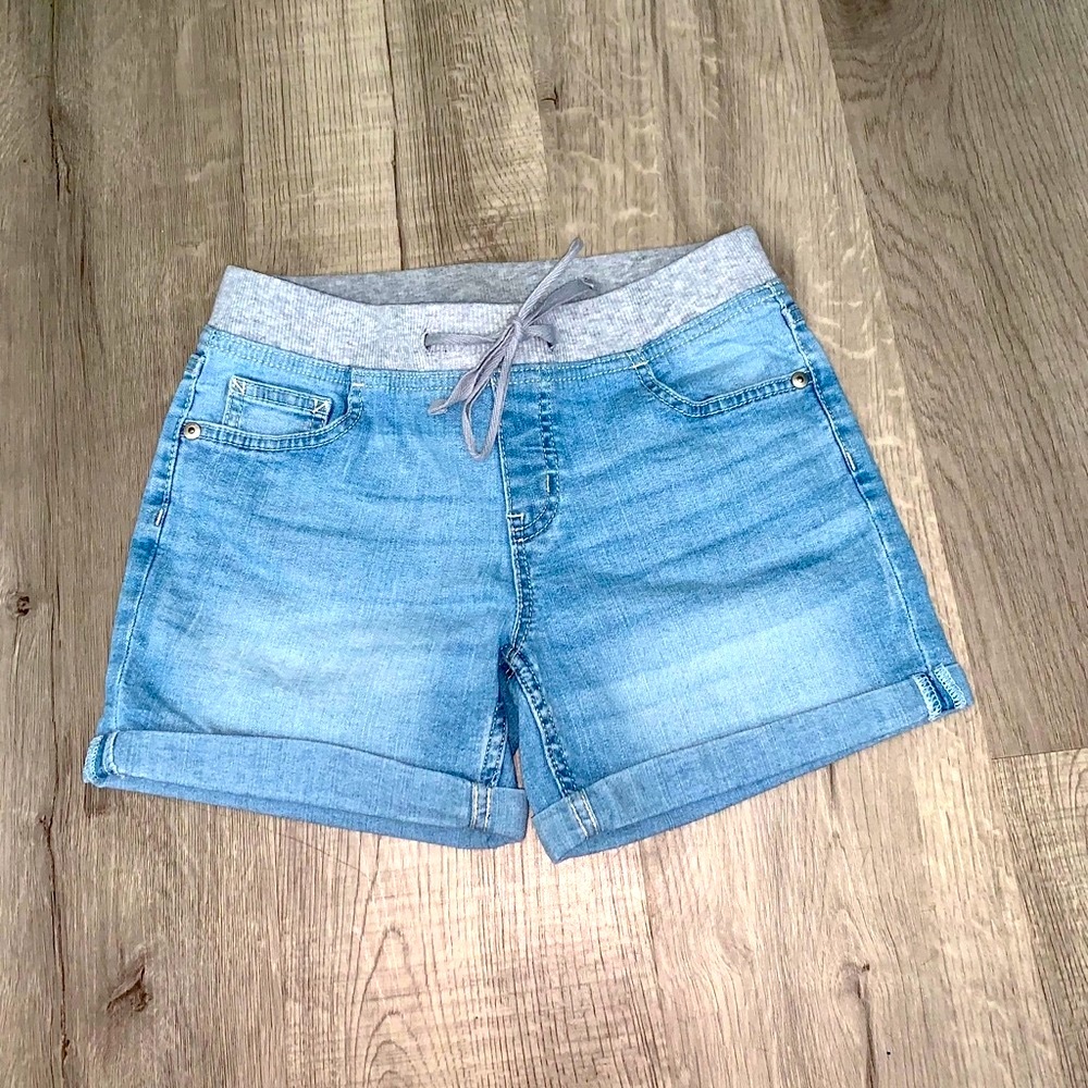 Justice girls light washed shorts